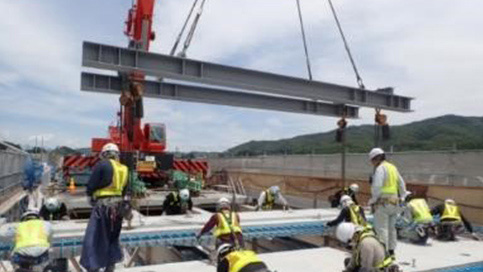 プレキャストコンクリート床版の施工状況