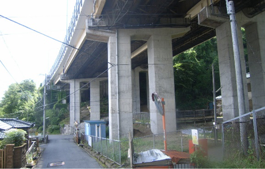 滝沢川橋（小山）の橋梁全景